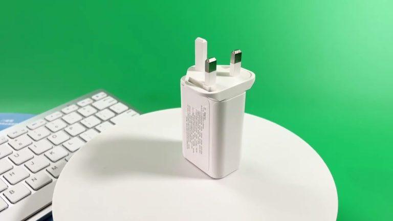 2023 New Type C Faster Wall Charger Quick Charger Adapter 65W Charger for iphone, China OEM factory